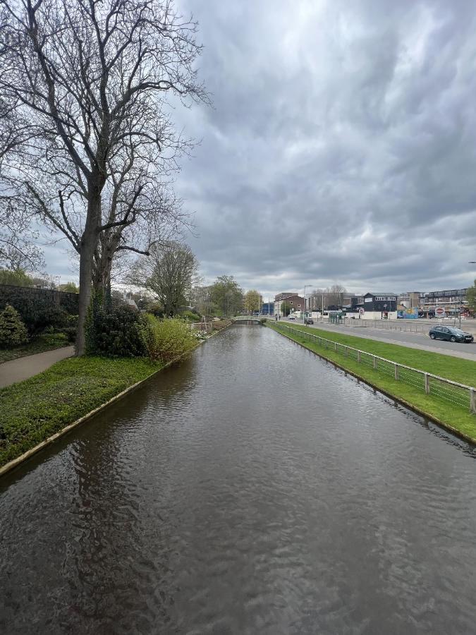 2 Bedroom City Centre Apartment In Hemel Hempstead Exterior photo